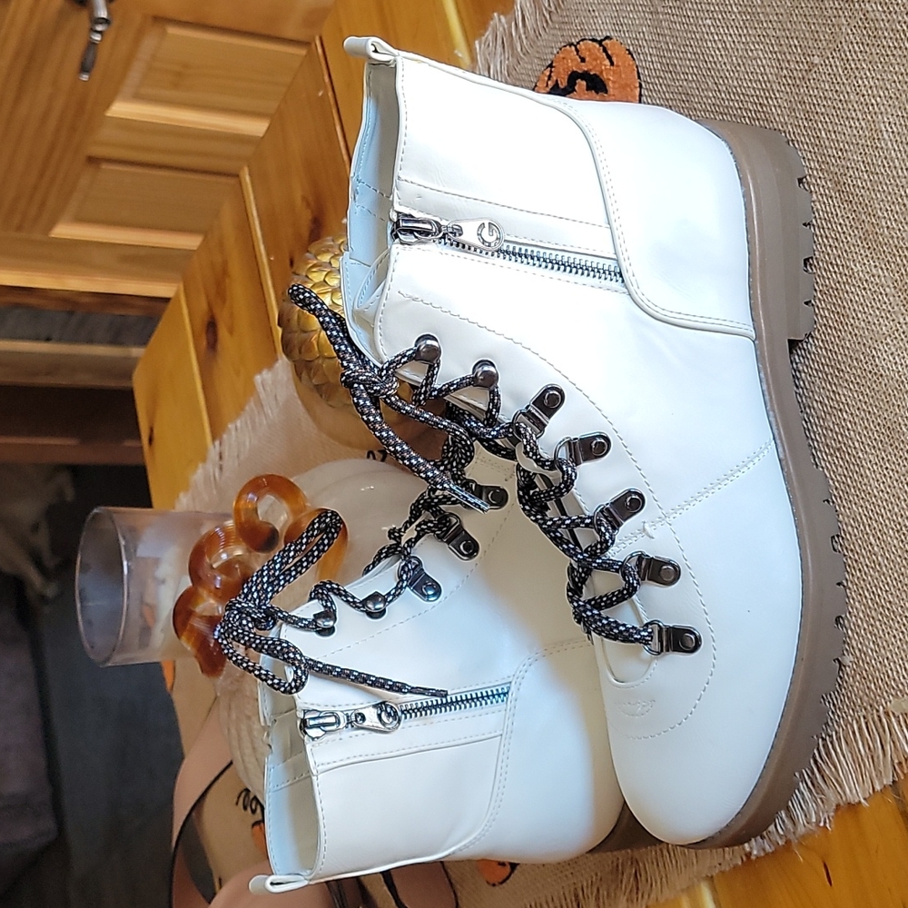 GUESS, 10m, White Faux Leather hiking boot